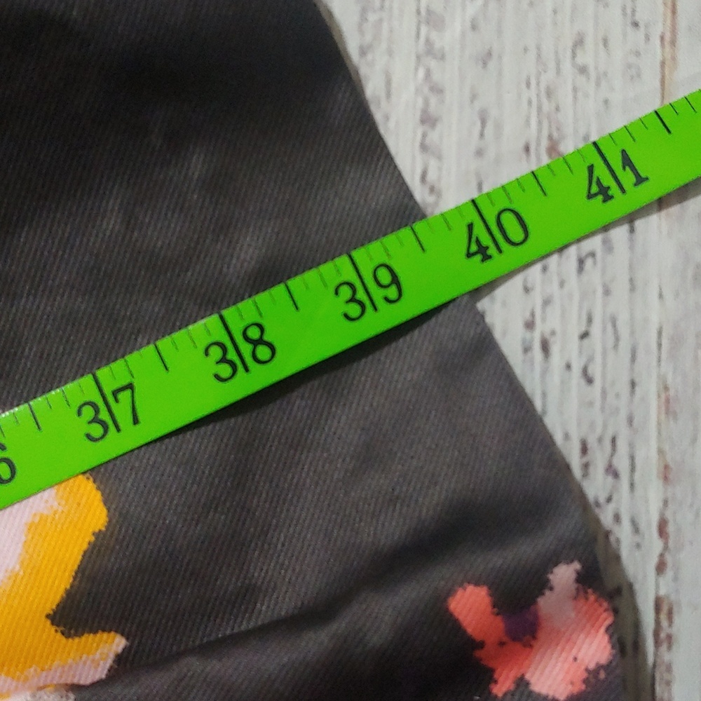 NWT FLORAL FIT & FLARE DRESS - Picture 9 of 11